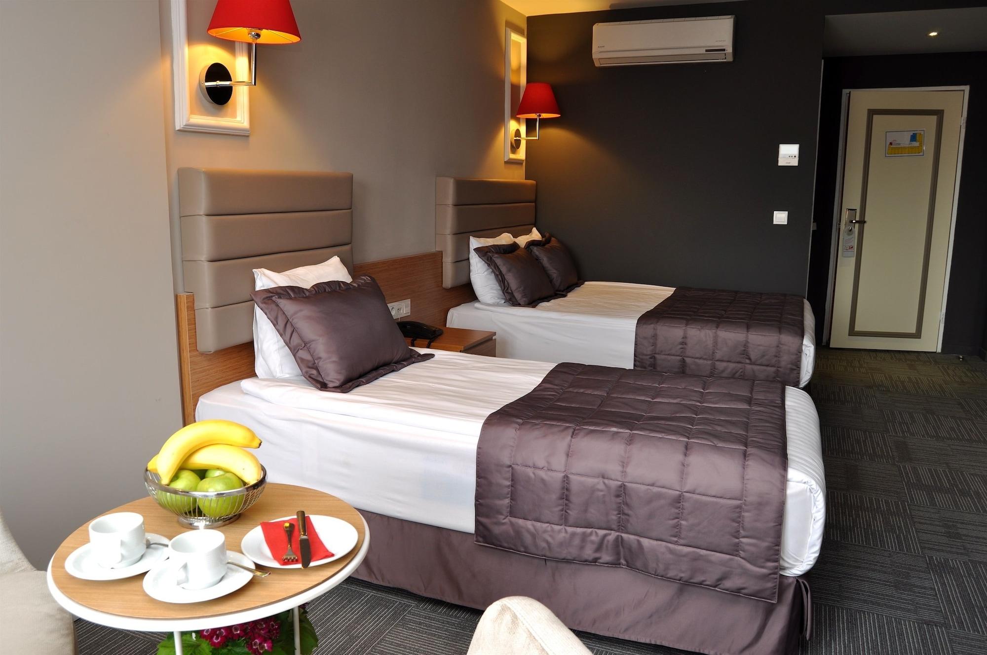 Seasons Hotel 4*