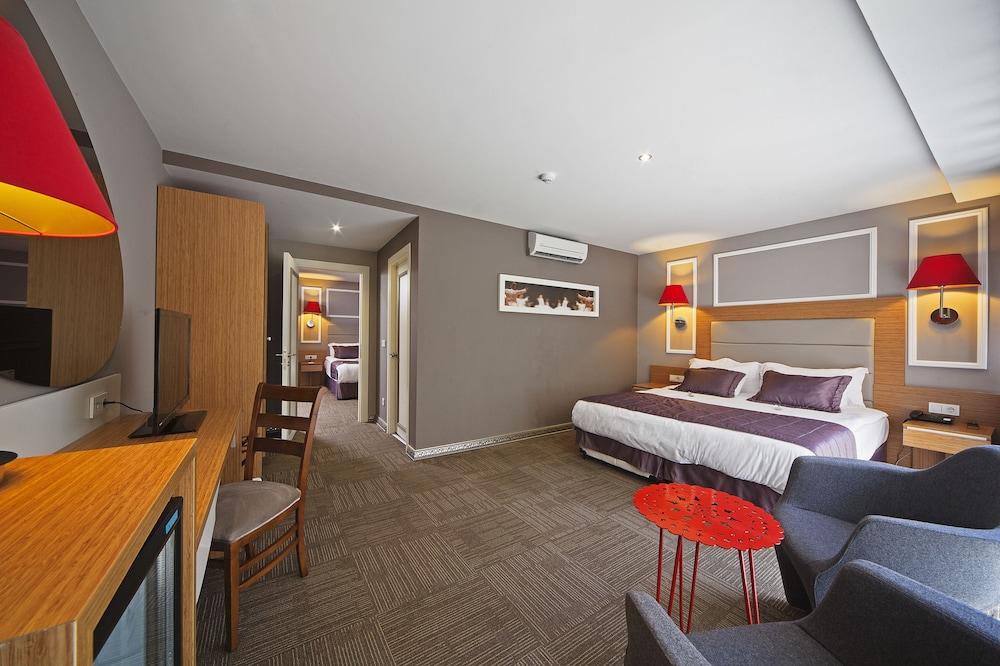 Hotel Seasons