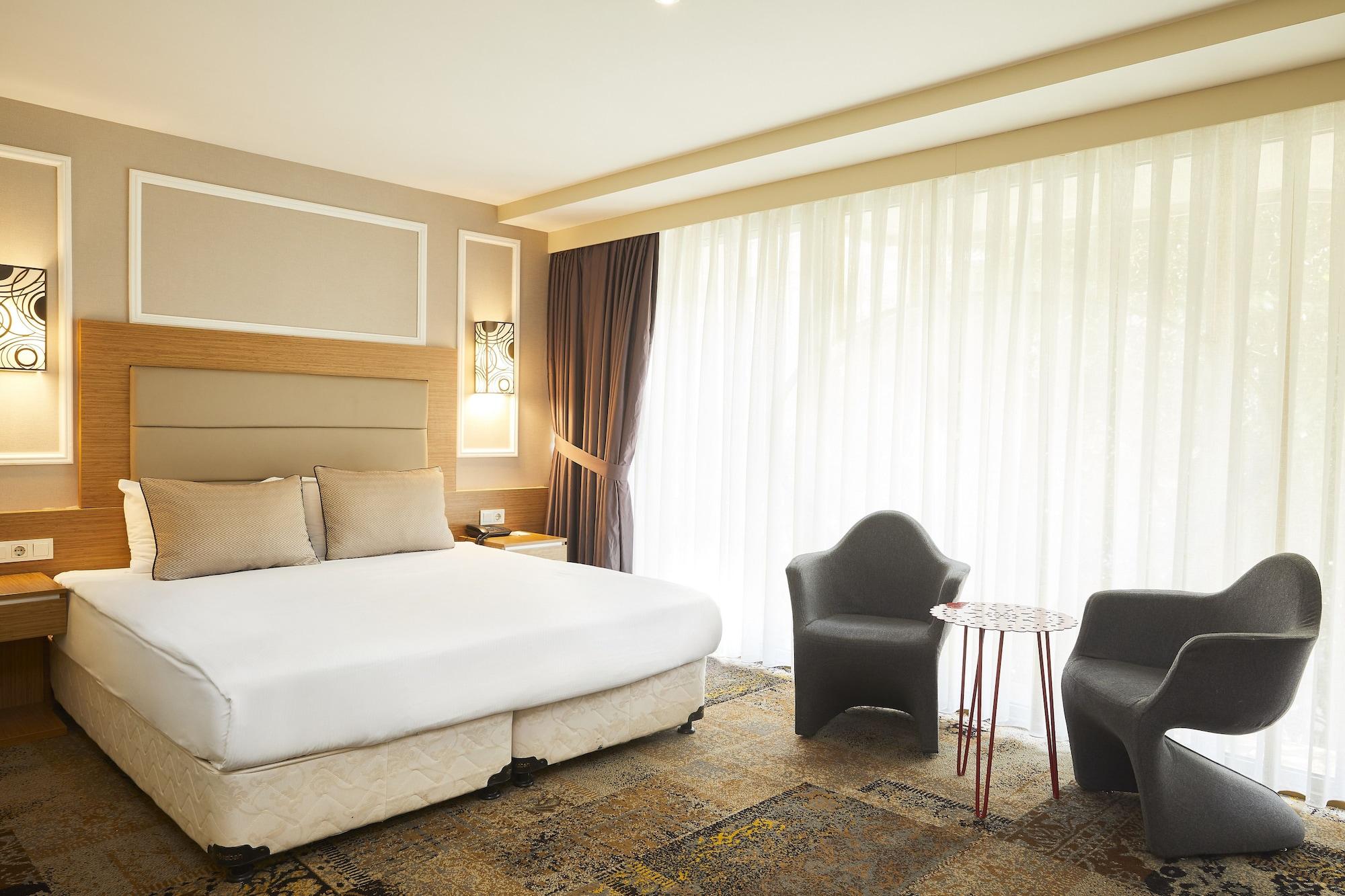 Hotel Seasons
