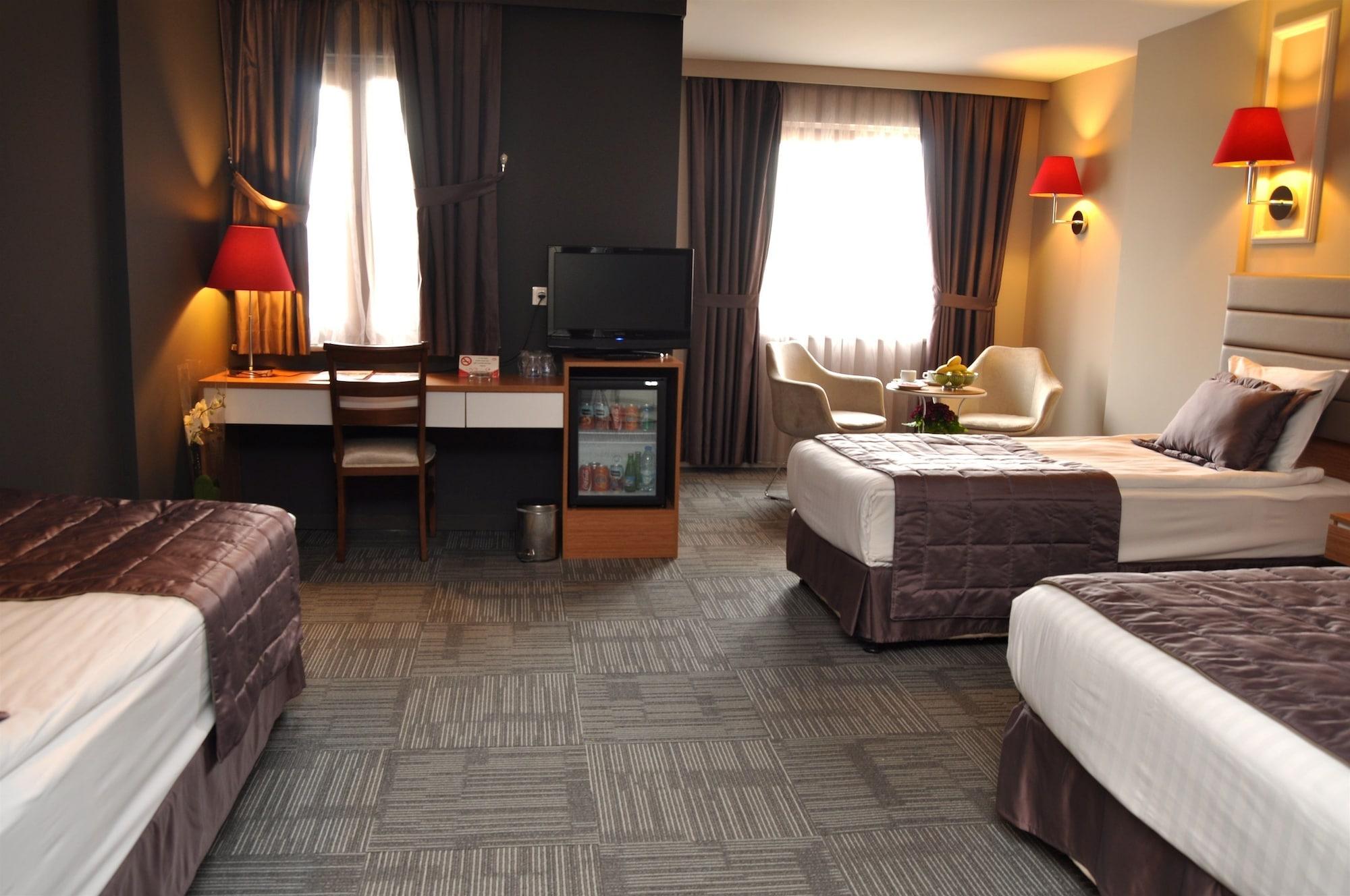 Hotel Seasons