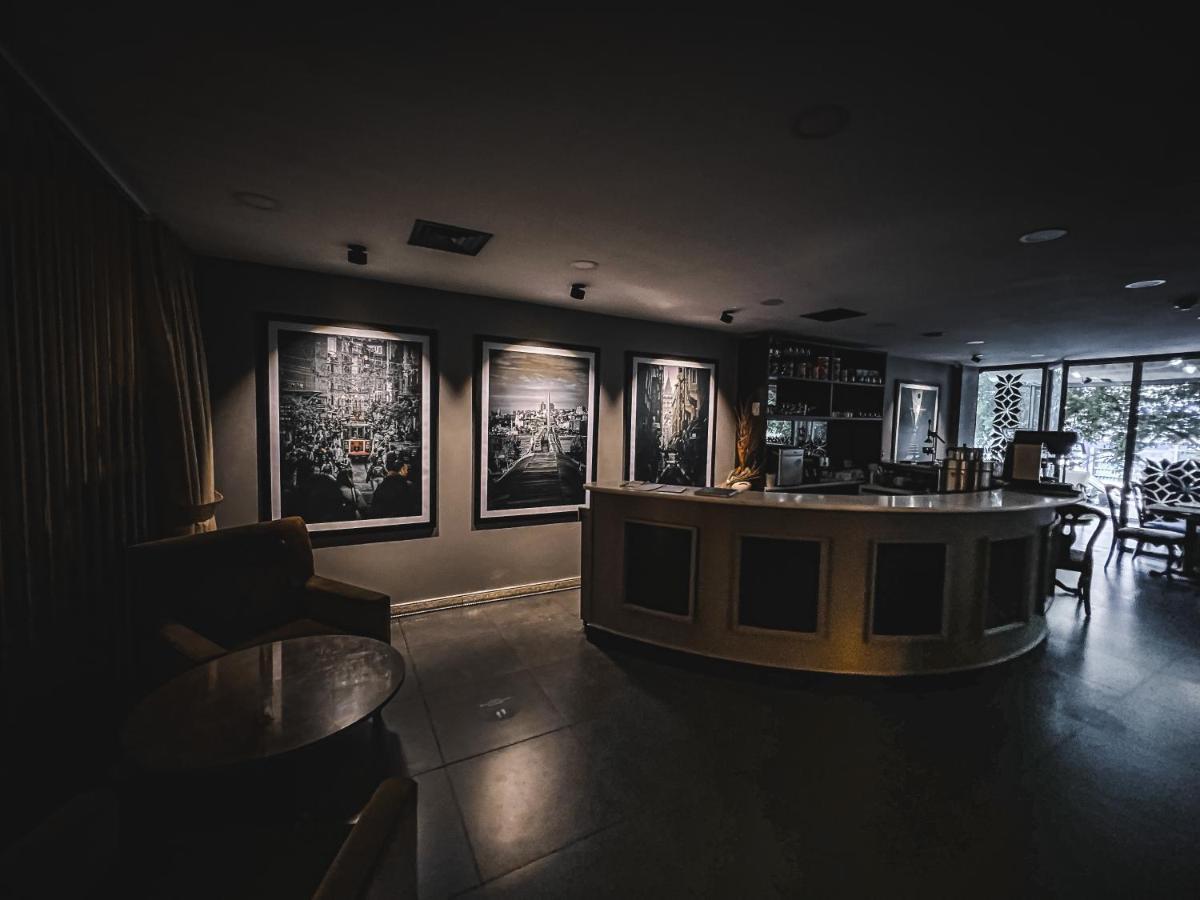 Seasons Hotel 4*
