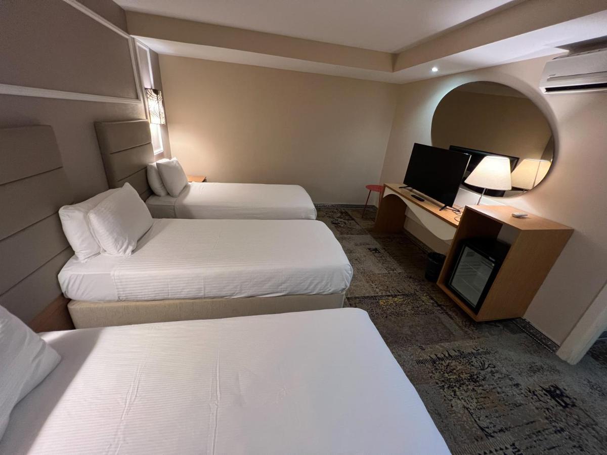Seasons Hotel 4*