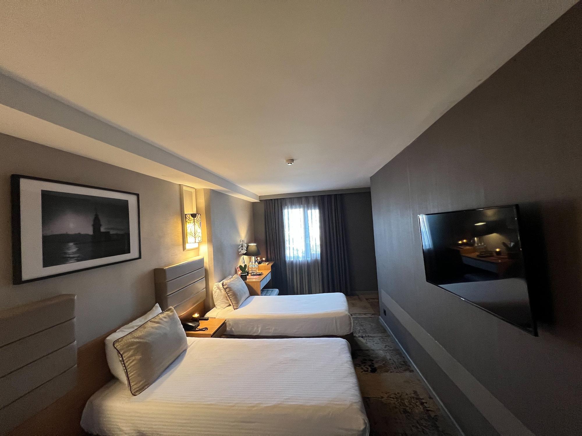 Seasons Hotel 4*