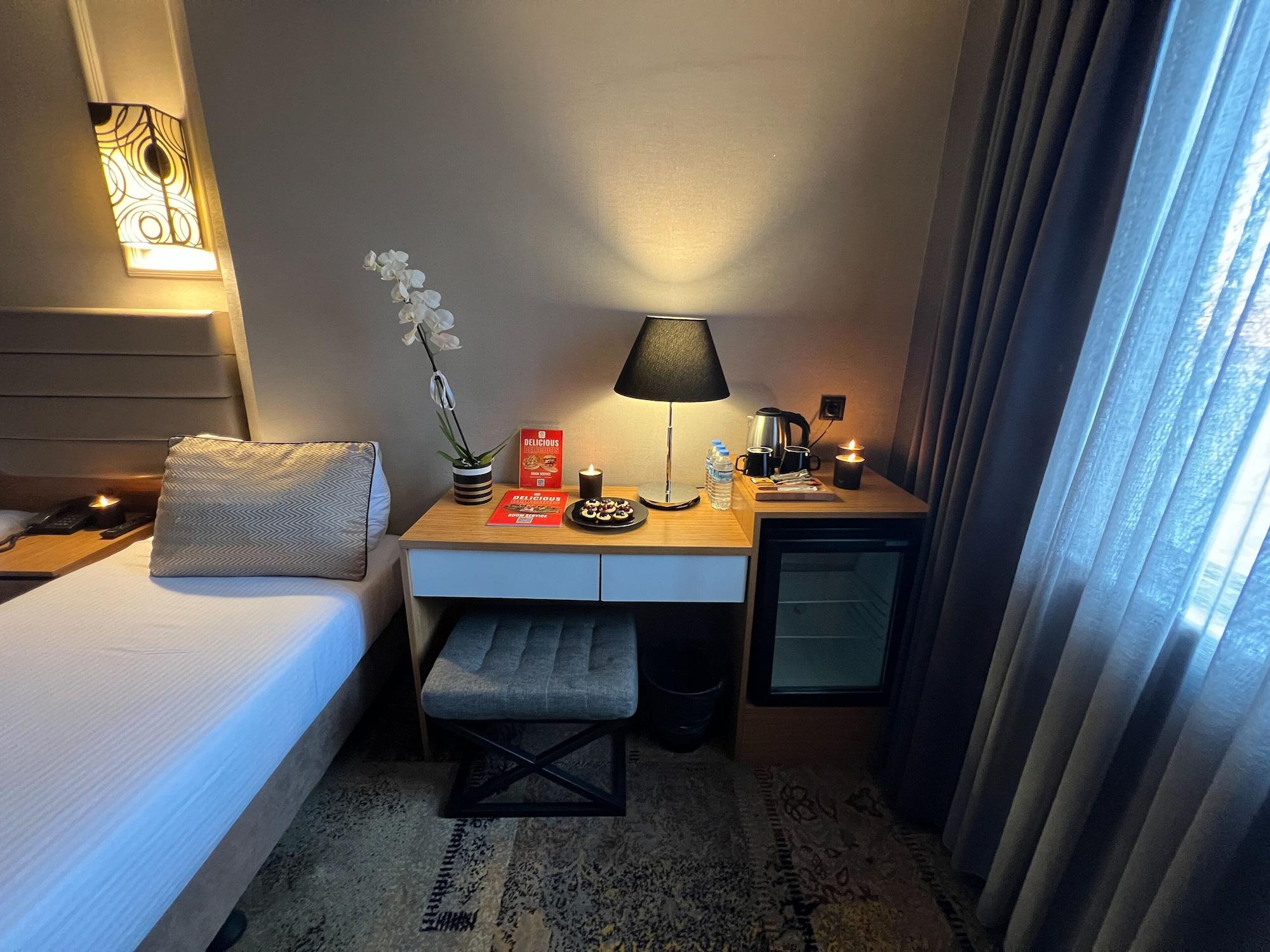 Seasons Hotel