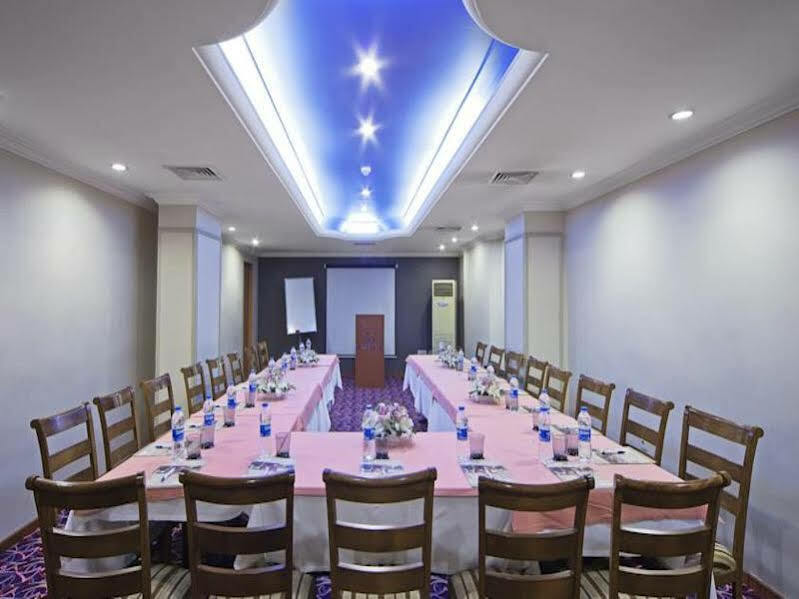 Seasons Hotel